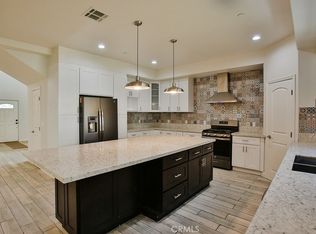 592 S Devon Rd, Orange, CA 92868