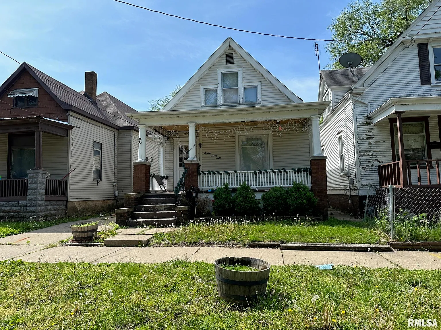 1828 W Butler St photo 1