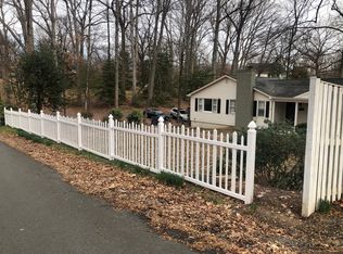 3715 Penderwood Dr, Oakton, VA 22124