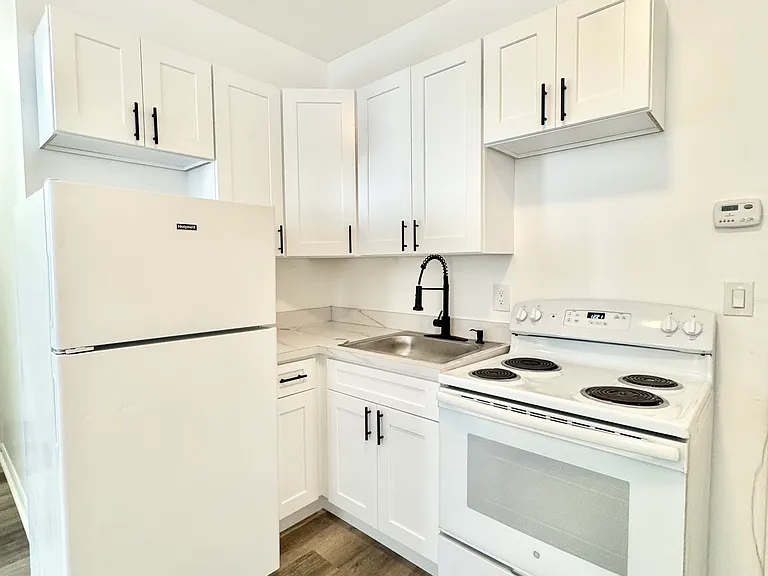 822 McDonald Ave #2F — Photo 1