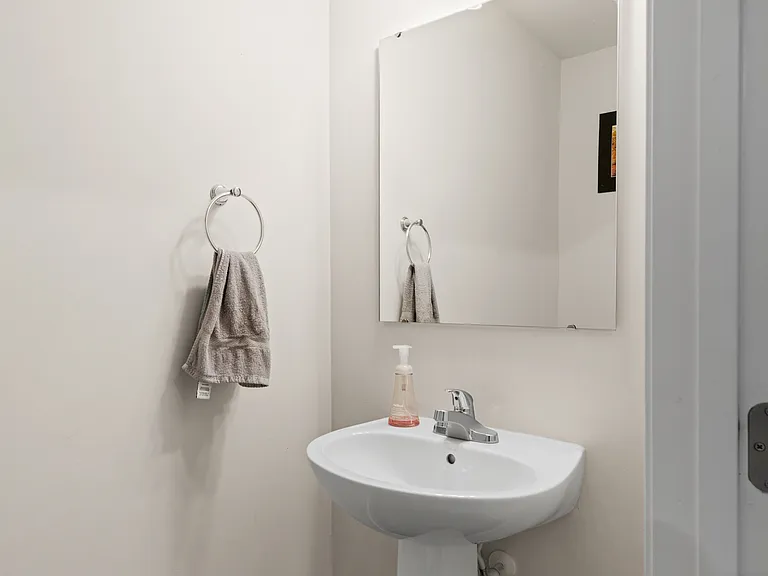 21012 Baileys Grove Dr — Photo 12