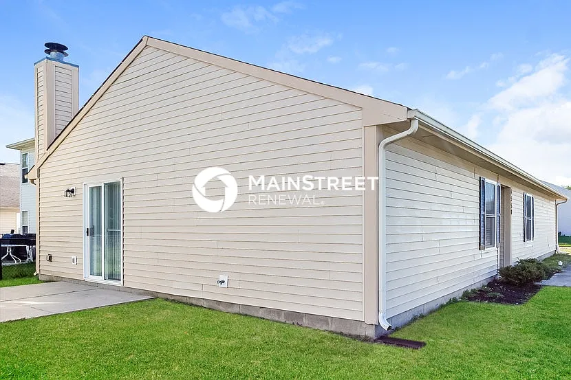 4550 Riverbrook Ln — Photo 2
