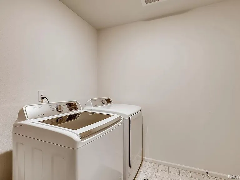 241 S Oak Hill St — Photo 19