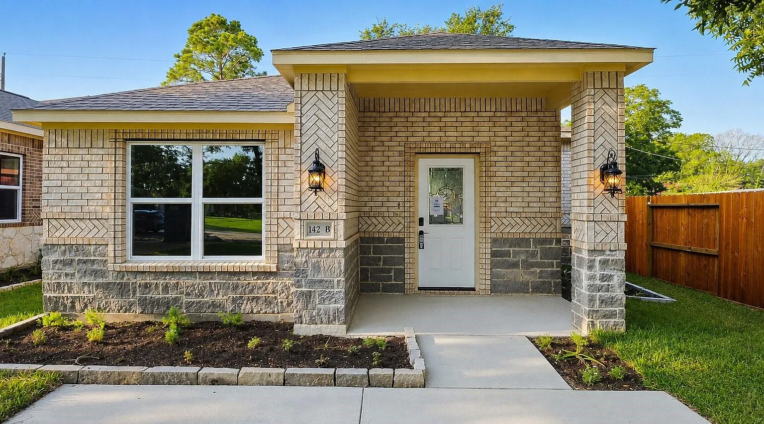 3 bed, 2.0 bath, $2,200 — Photo 1