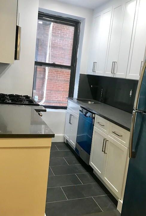 1st image of 10 W 65th St APT 6F