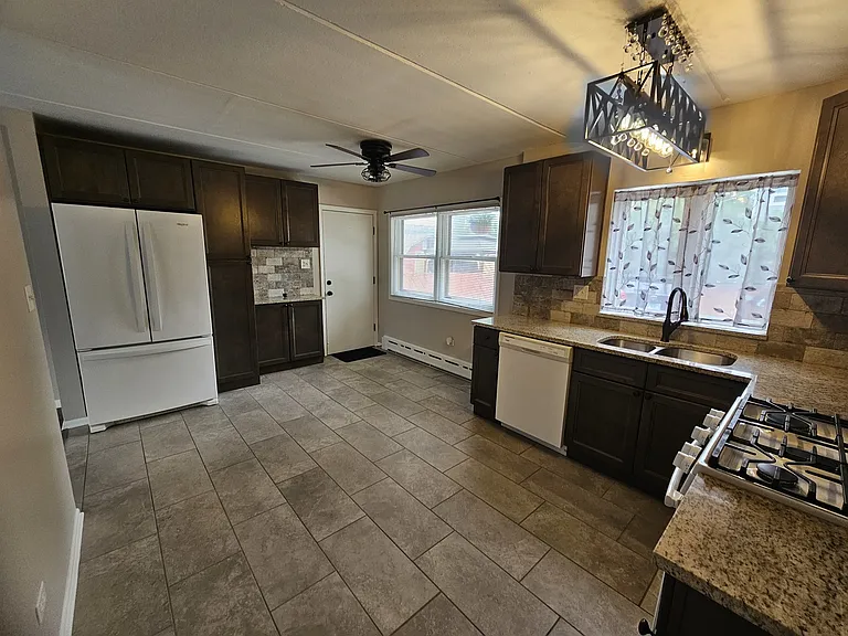 2 N Broadway Ave #1E — Photo 5