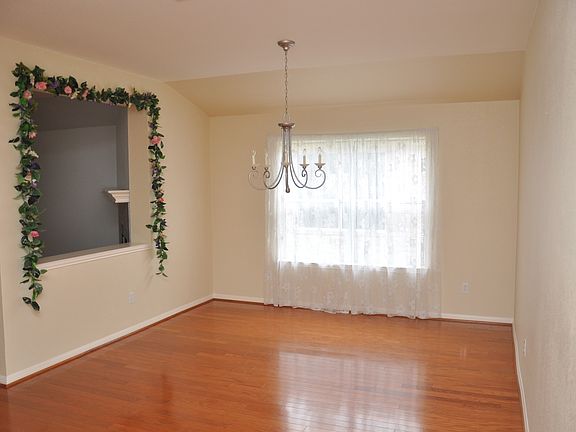 3rd image of 1616 Belvedere Pl