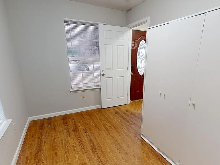 13806 Cambourne Dr — Photo 3