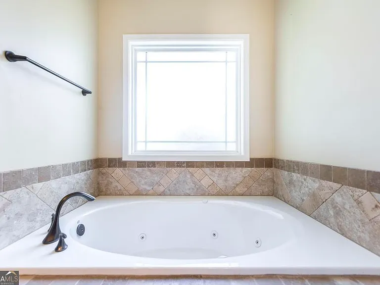 203 Norfolk Cir — Photo 15