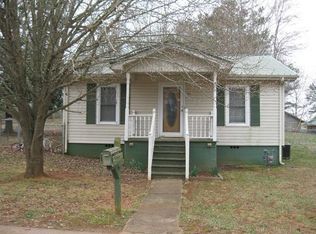 3906 Waldrip Dr, Gainesville, GA 30504