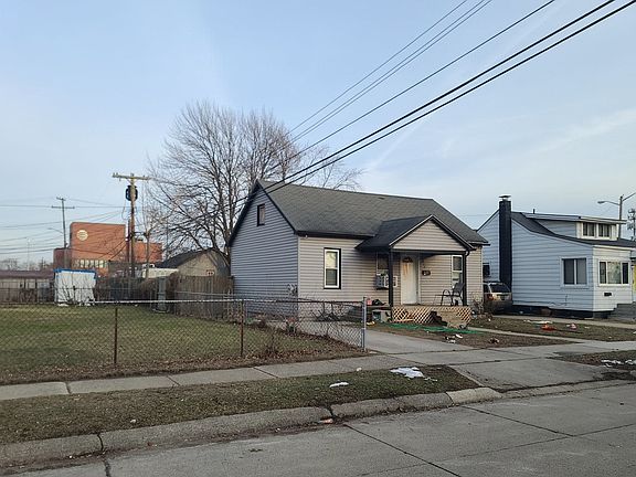 3rd image of 27228 Elmhurst St