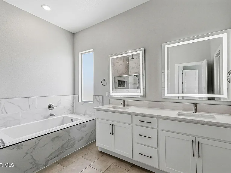 329 Hector Porras Dr — Photo 25