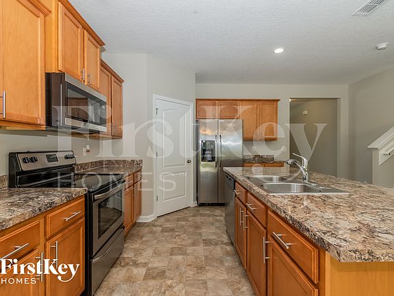 5th image of 8058 Brothers Walk Ln