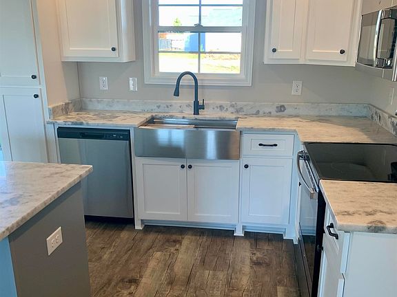 4th image of 216 Sutton Dr