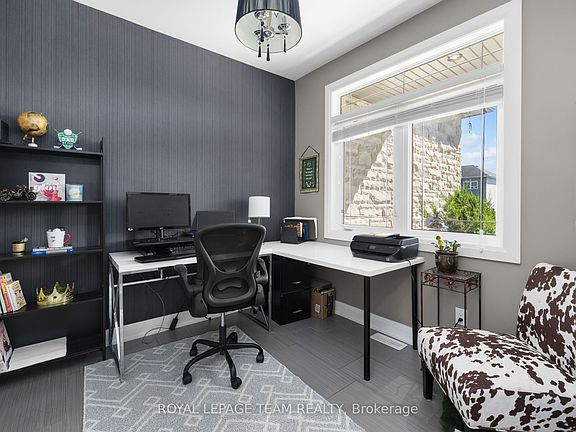 4th image of 60 De La Rive Dr