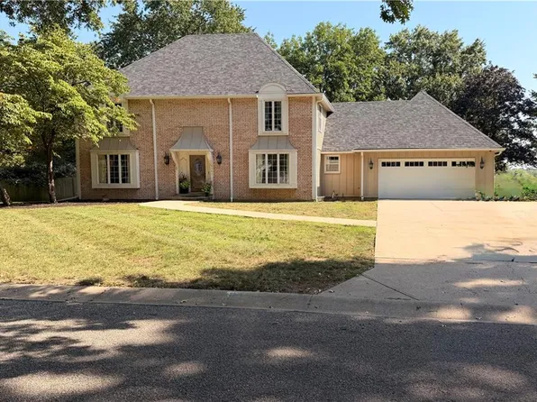 8347 W 102nd St, Overland Park, KS 66212