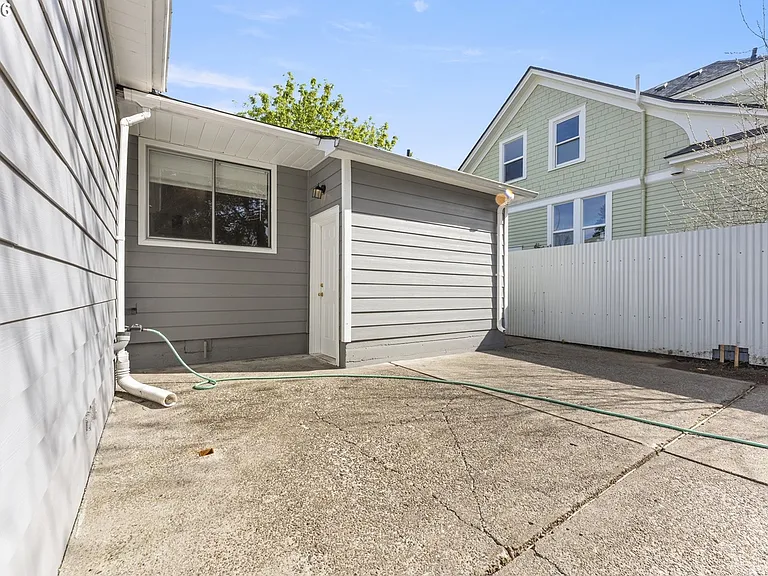 7915 N Exeter Ave — Photo 28