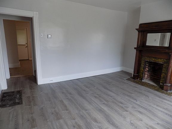 3rd image of 1304 McClure St #1308