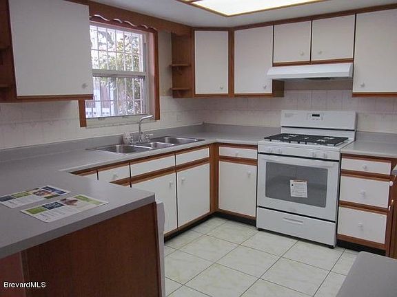 3rd image of 514 Sacre Coeur Dr