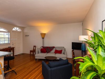 1575 West Ave APT 10, Miami Beach, FL, 33139