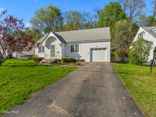 2925 Halsey Drive, Schenectady, NY 12304