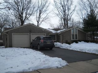 5 Birch Run Dr, Piscataway, NJ 08854