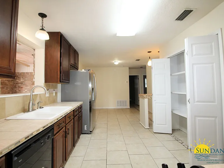 308 Echo Cir — Photo 4