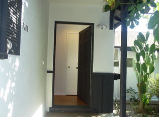 7760 Independence Ave, Canoga Park, CA 91304