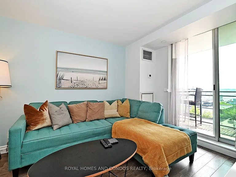230 Queens Quay W #618 — Photo 12