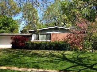 1520 Bay Meadows Dr, Florissant, MO 63033