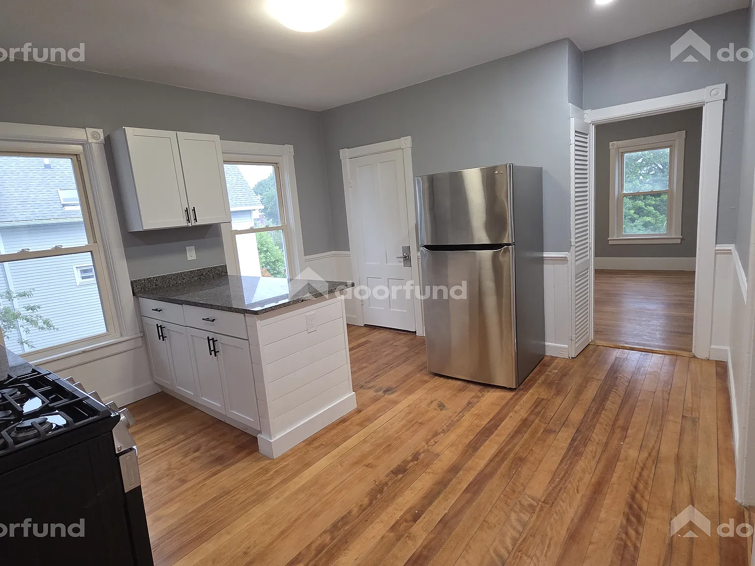 4 bed, 1300 sqft, $2,450 — Photo 1