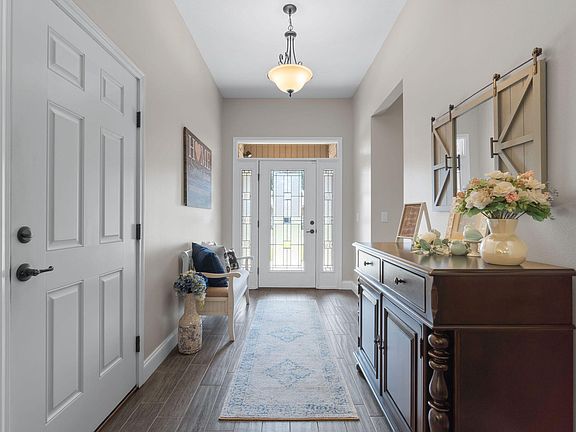 5th image of 428 Walters Cir