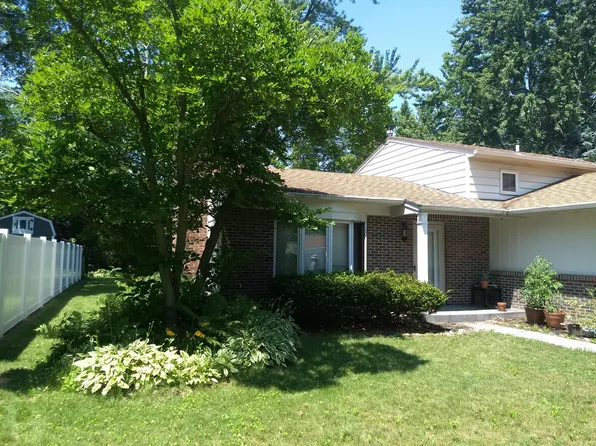 609 Pasteur Ave, Bowling Green, OH 43402