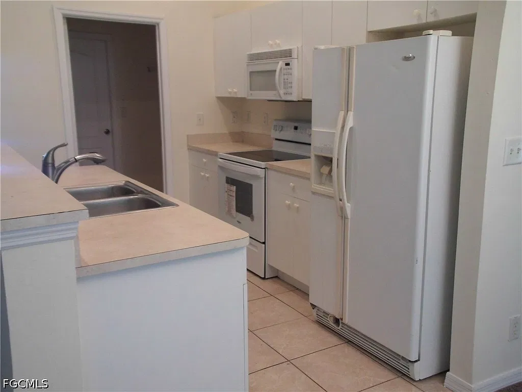 3 bed, 2.0 bath, 1472 sqft, $1,700 — Photo 4