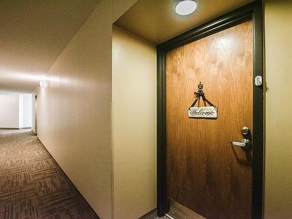 3rd image of 6615 Lake Shore Dr #806