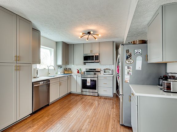 5th image of 206 W Marthona Rd