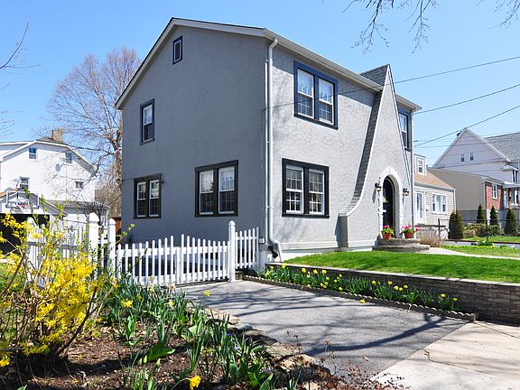 2nd image of 141 Villa Ave