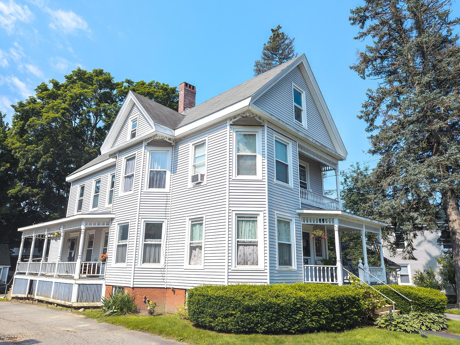 44 Oak Street, Westbrook, ME 04092 Zillow