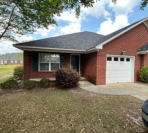 2nd image of 3513 Beacon Dr