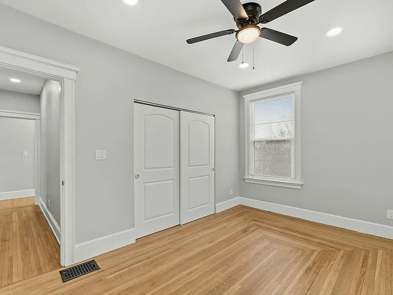 2978 Wardall Ave — Photo 35