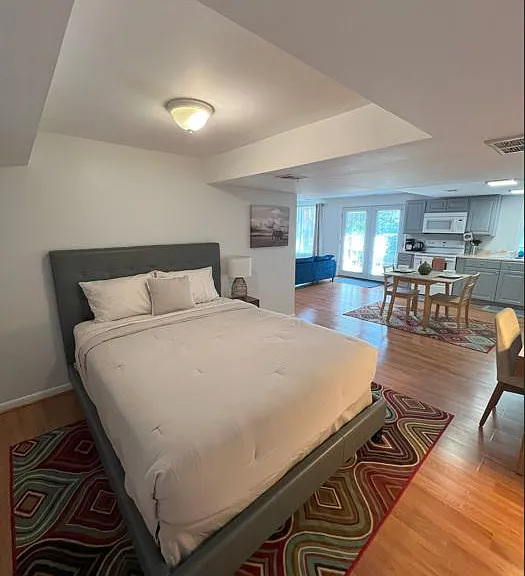 1307 Sarah Dr — Photo 3