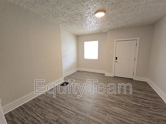 3rd image of 421 S Jersey St
