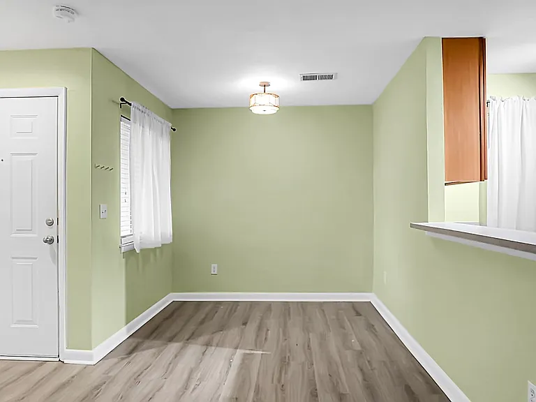 278 Alexandra Dr #2 — Photo 7