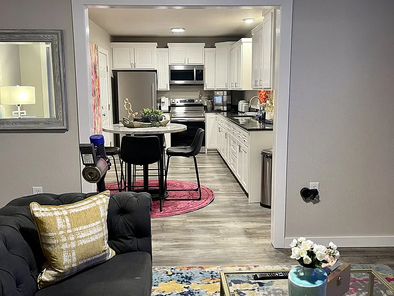 417 E Normal St — Photo 1