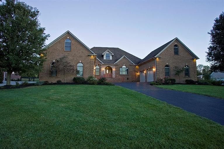 1st image of 113 Parker Ln