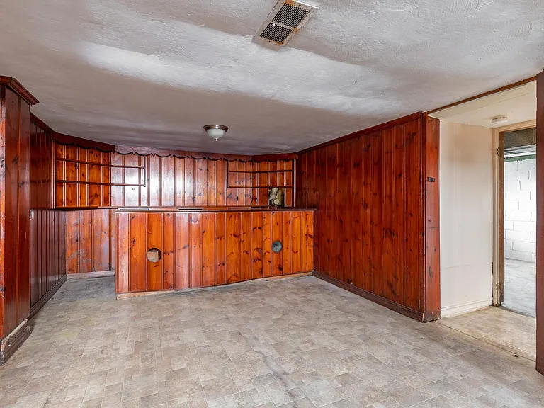 24777 Highland Rd — Photo 20