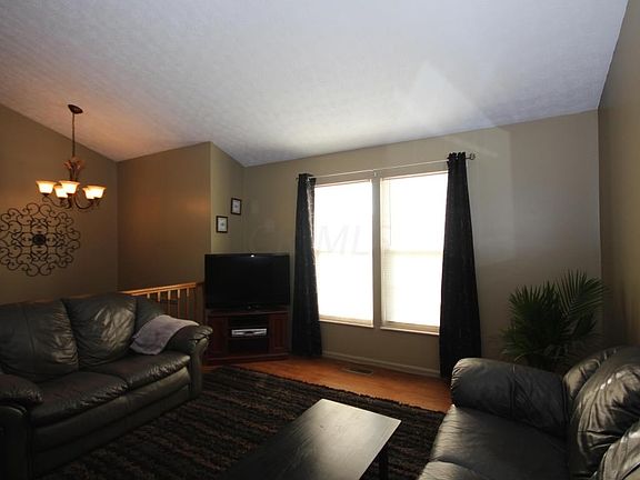 5th image of 4340 Hickory Wood Dr
