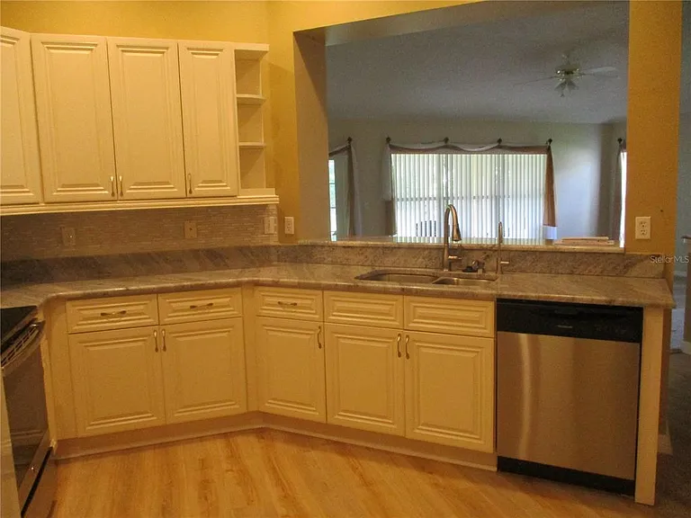 1256 Corinth Greens Dr — Photo 9