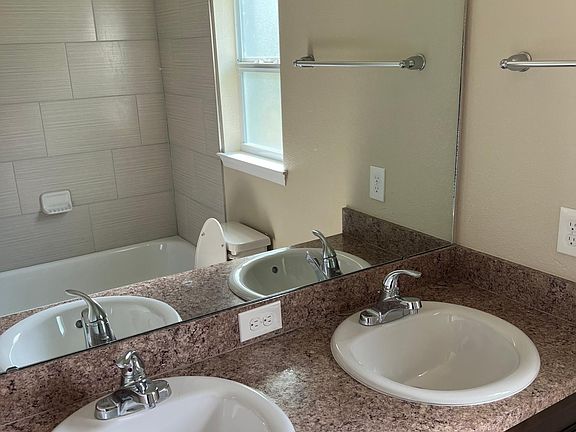 4th image of 645 Bluebill Ct #A