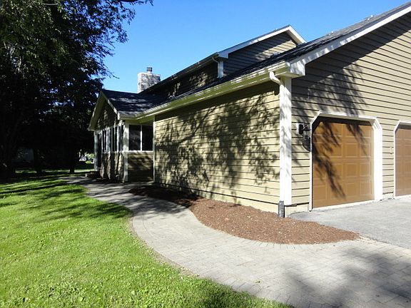 3rd image of 42W285 Foxfield Dr